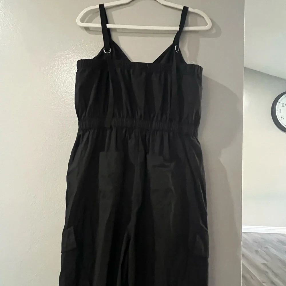Women’s Maxi Cargo Jumpsuit   Size  M. Black